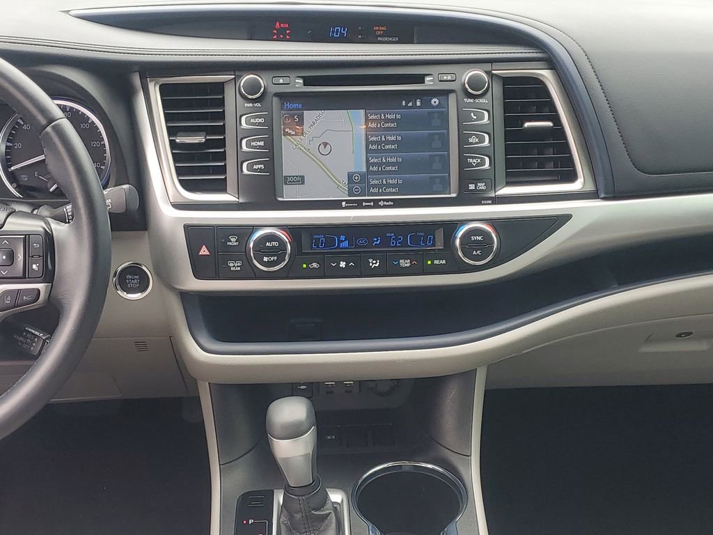 Used 2019 Toyota Highlander XLE image 17