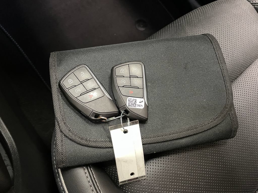 Used 2023 Buick Envision Essence AWD/4WD image 6
