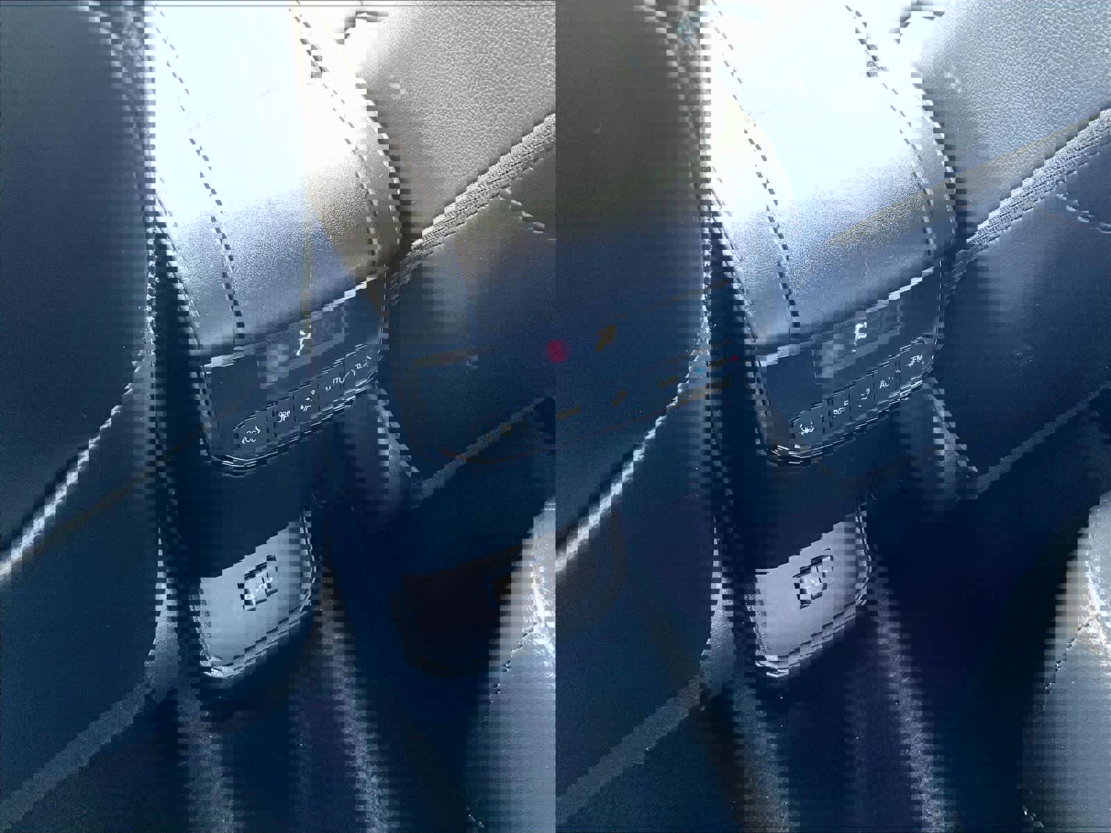 Used 2022 Toyota Highlander XLE image 29