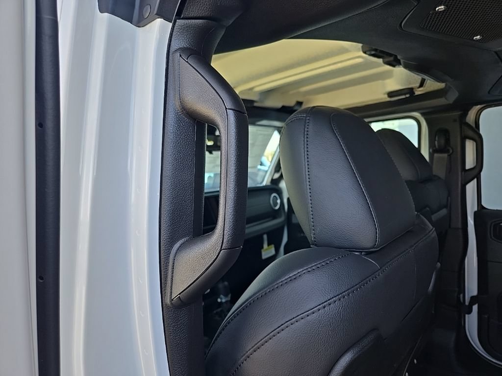 New 2026 Jeep Gladiator Mojave AWD/4WD image 97