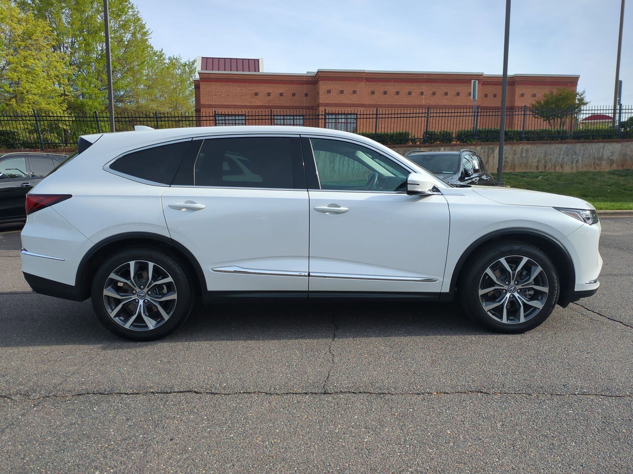 Used 2023 Acura MDX FWD w/ Technology Package image 8