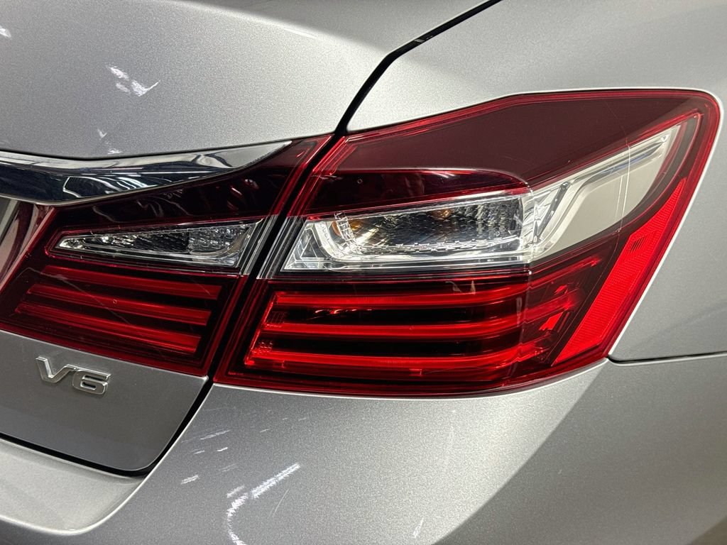 Used 2016 Honda Accord EX-L image 33