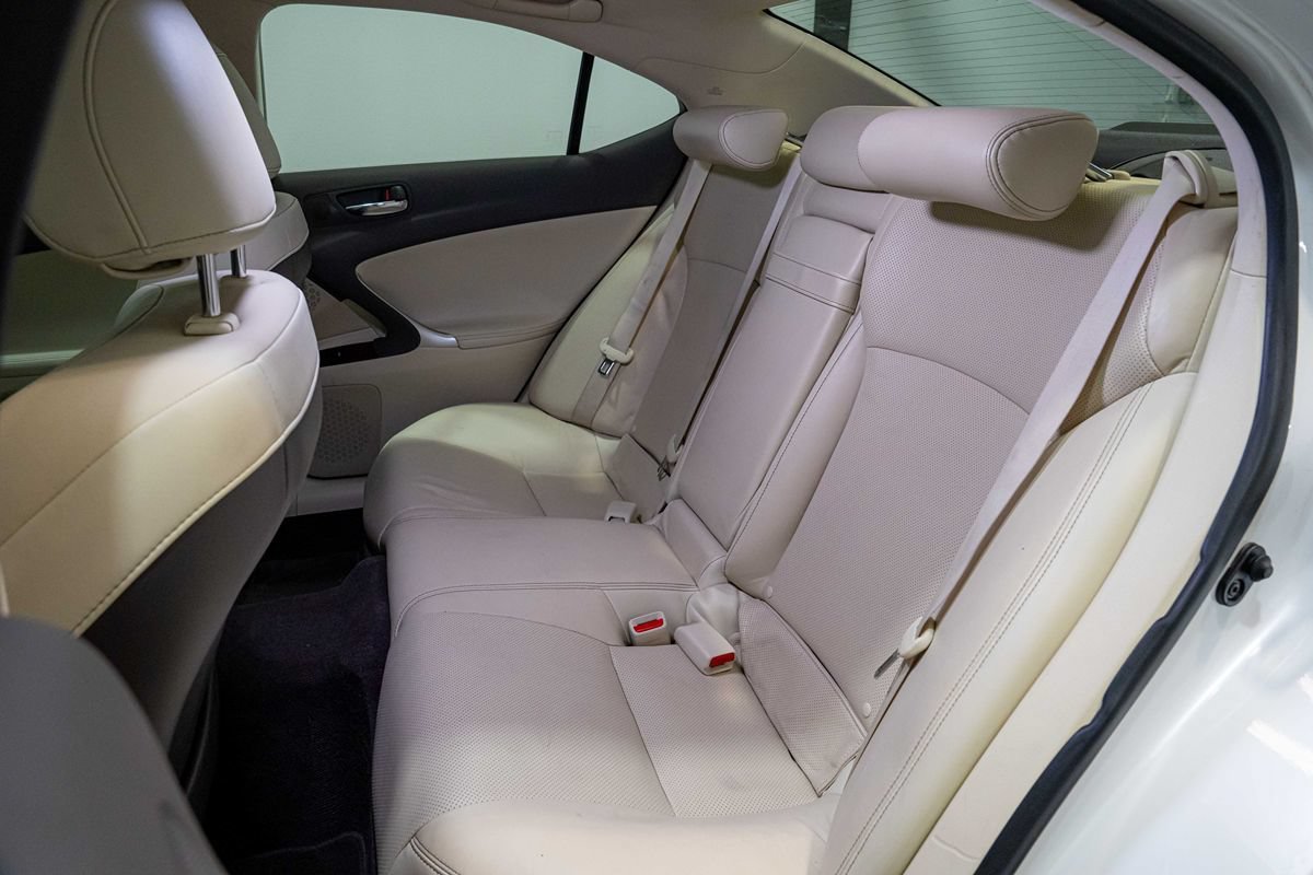 Used 2013 Lexus IS 250 w/ Premium Pkg Value Edition RWD image 10