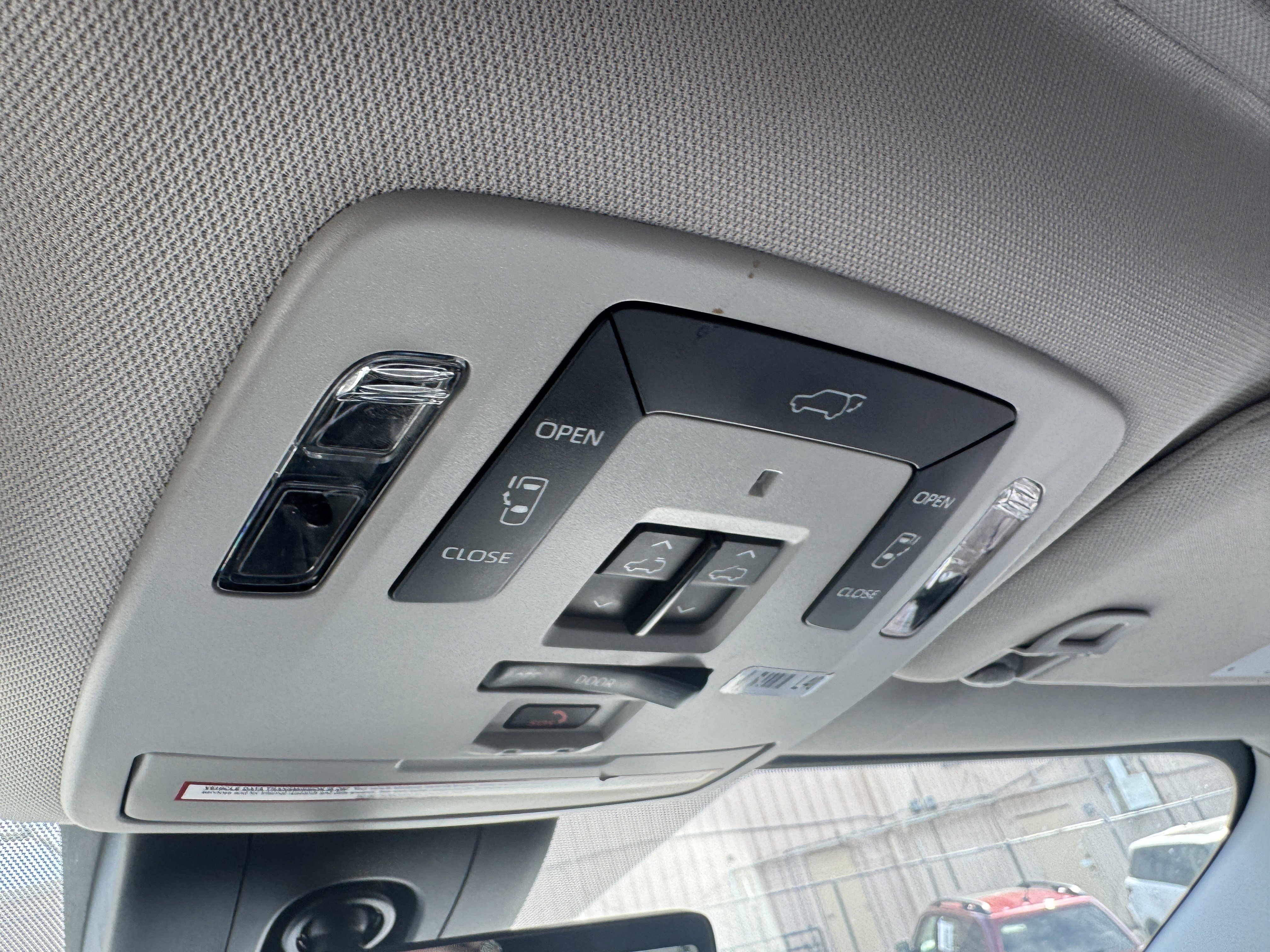 Certified 2021 Toyota Sienna Limited image 33