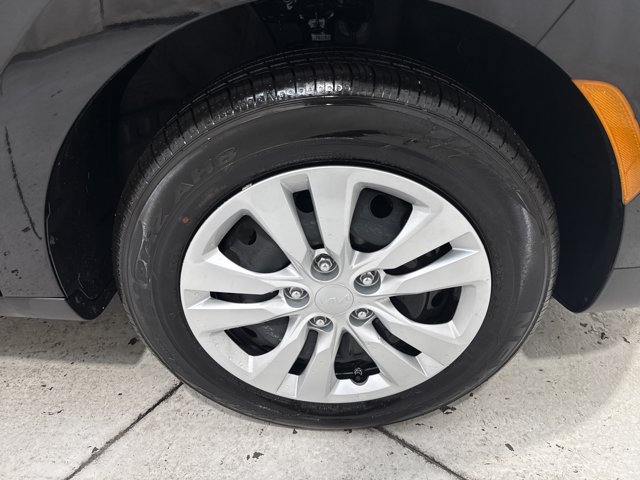 Certified 2025 Kia Soul LX FWD image 28