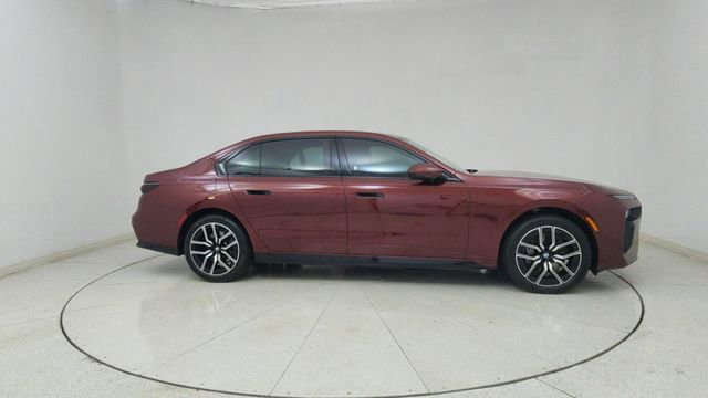 Used 2025 BMW 740i image 70