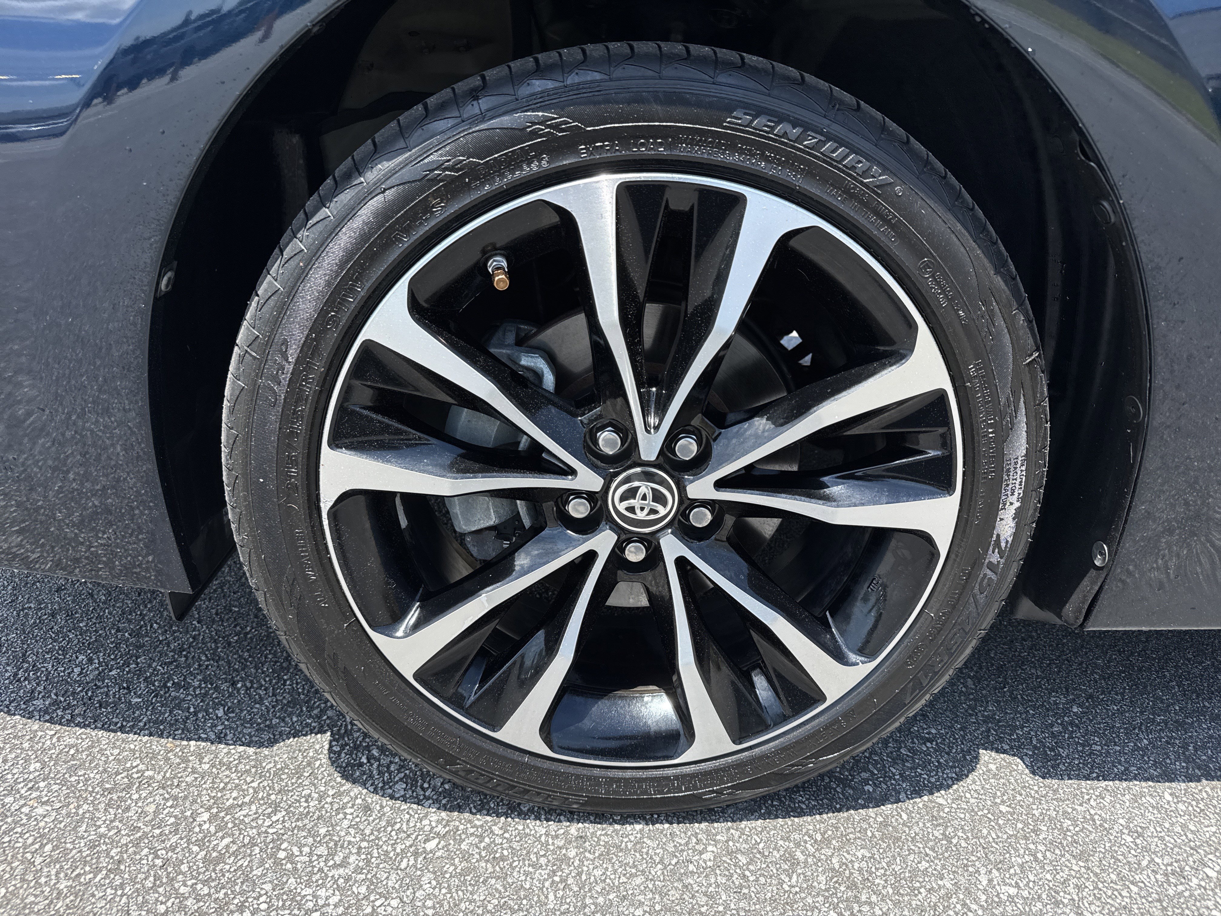 Used 2019 Toyota Corolla SE w/ SE Premium Package FWD image 13