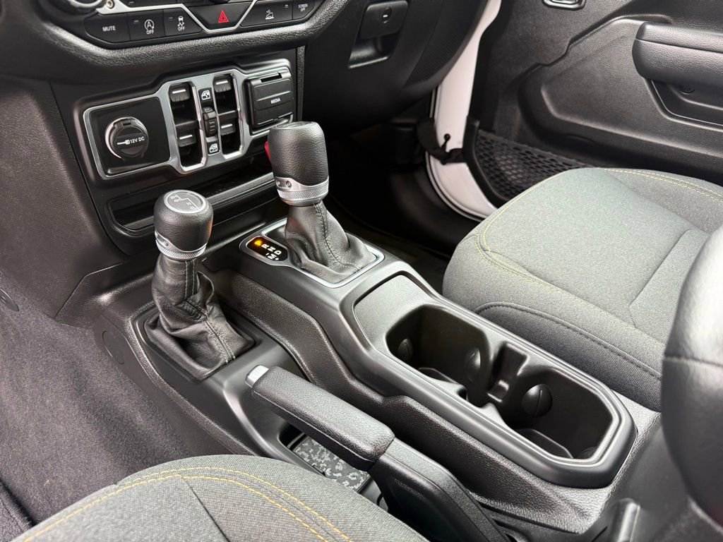 Used 2025 Jeep Gladiator Sport image 29