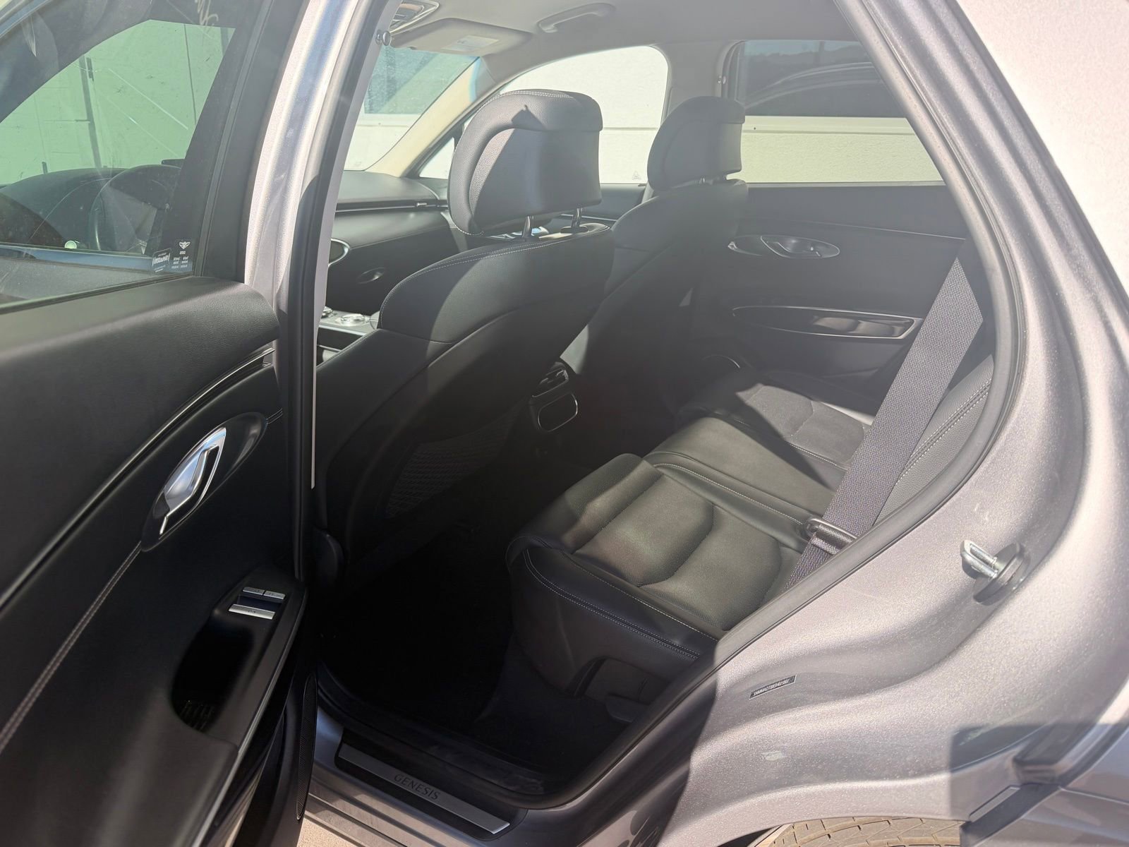 Used 2025 Genesis GV70 2.5T AWD/4WD image 9