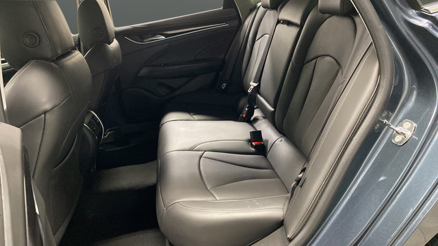 Used 2019 Buick LaCrosse Essence FWD image 21