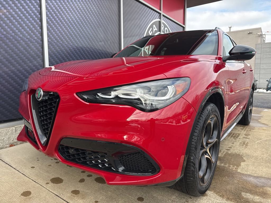 New 2025 Alfa Romeo Stelvio Sprint image 10