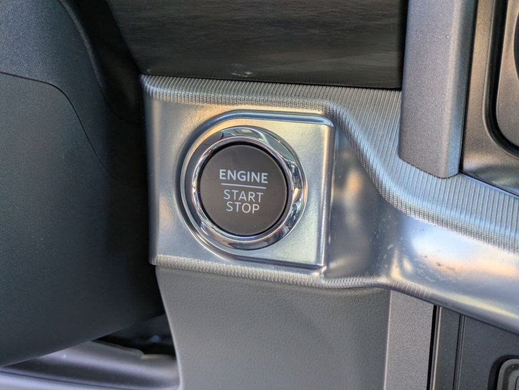Used 2025 Ford F150 Lariat w/ Equipment Group 501A Mid AWD/4WD image 22