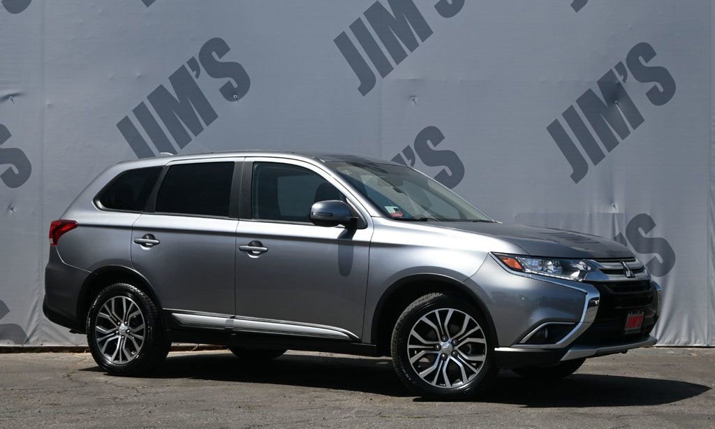 Used 2017 Mitsubishi Outlander SE FWD image 3