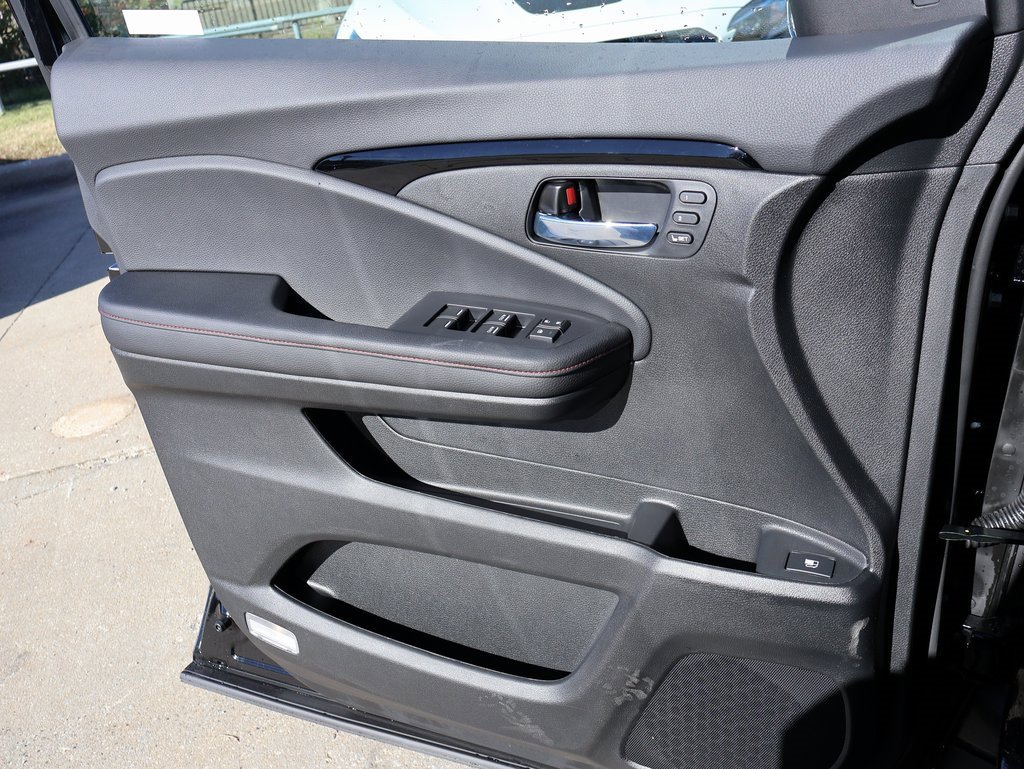 New 2026 Honda Ridgeline Black Edition image 32