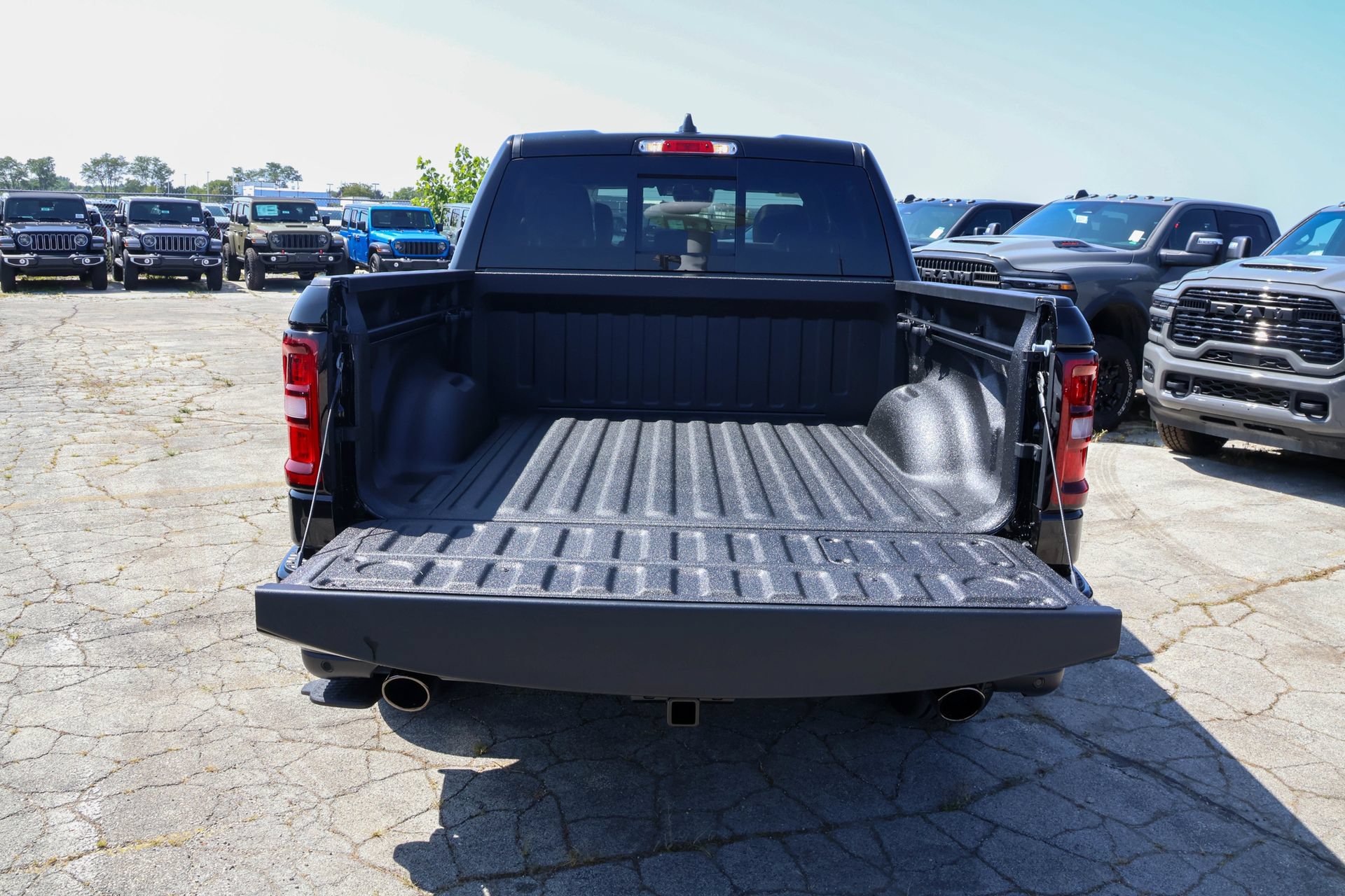 New 2027 RAM 1500 Laramie w/ Night Edition AWD/4WD image 14