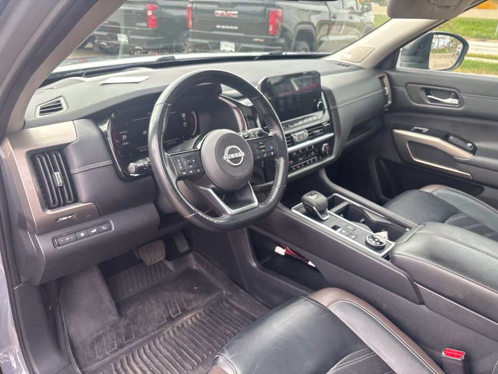 Used 2023 Nissan Pathfinder Platinum AWD/4WD image 19