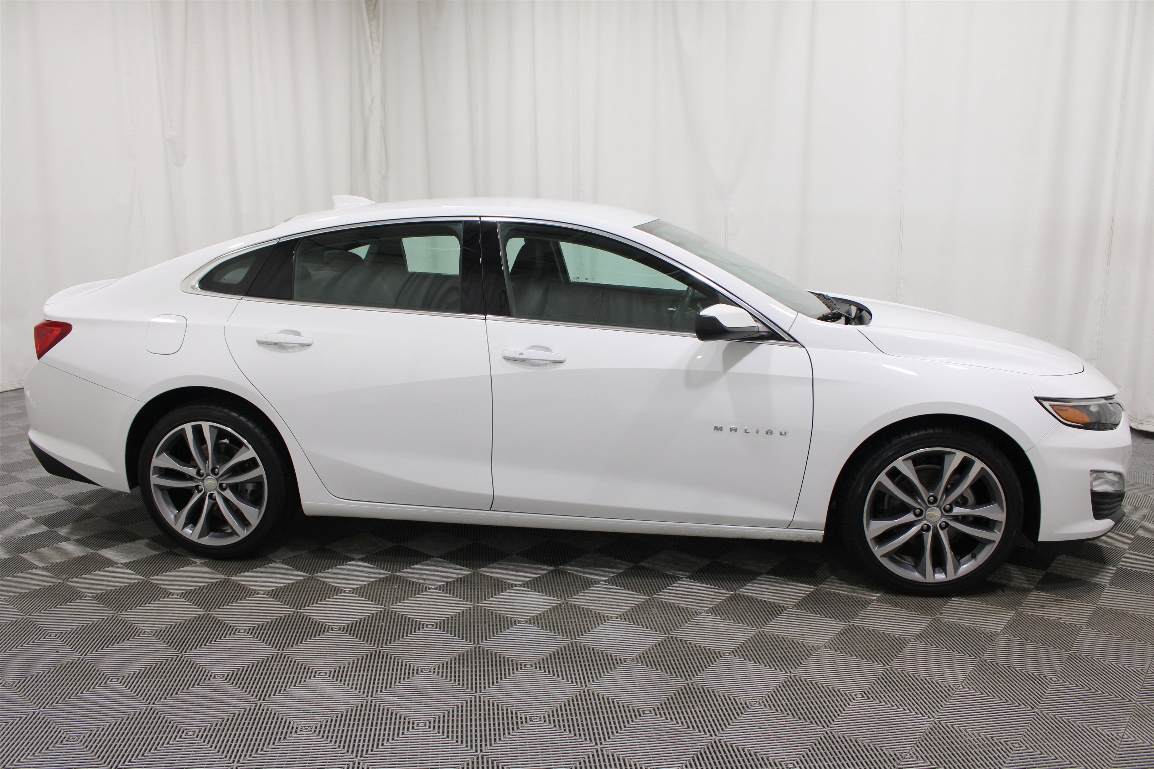 Used 2023 Chevrolet Malibu LT FWD image 29
