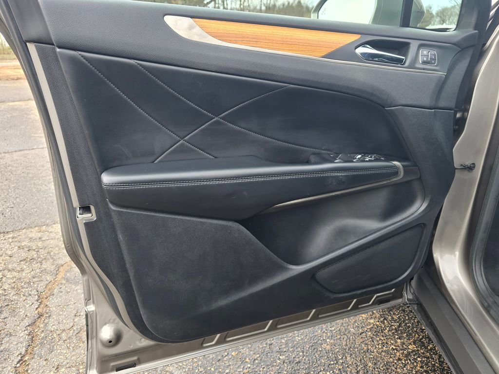 Used 2016 Lincoln MKC Select w/ Select Plus Package image 13