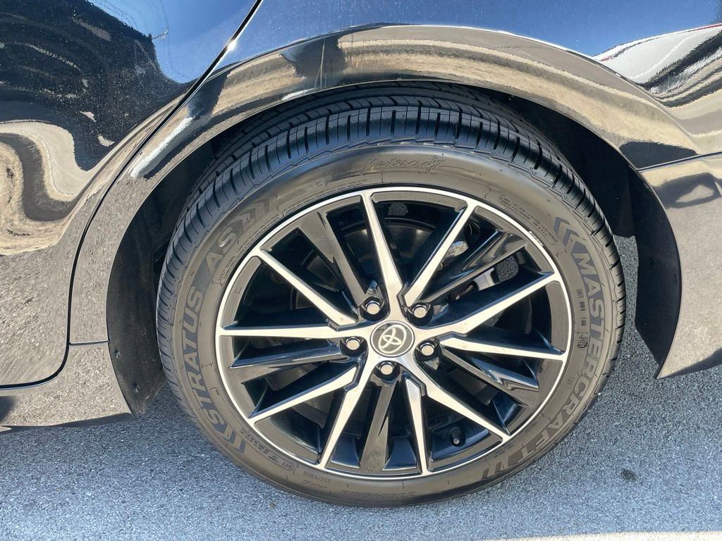 Used 2024 Toyota Camry SE image 32