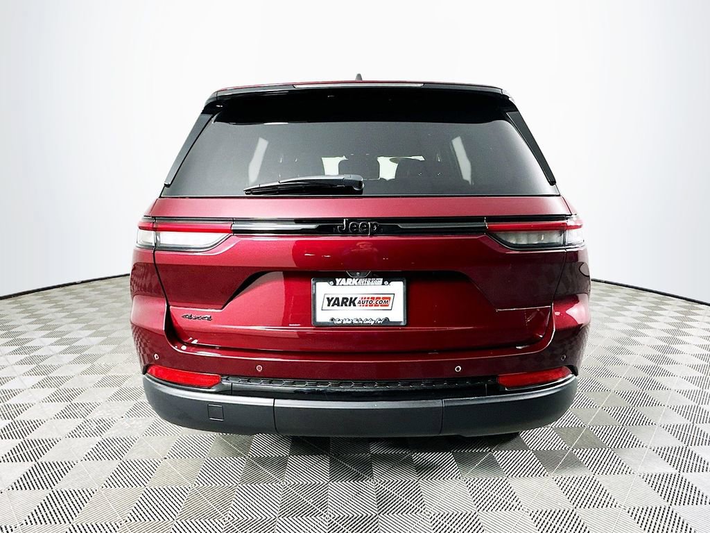Certified 2024 Jeep Grand Cherokee Altitude image 10