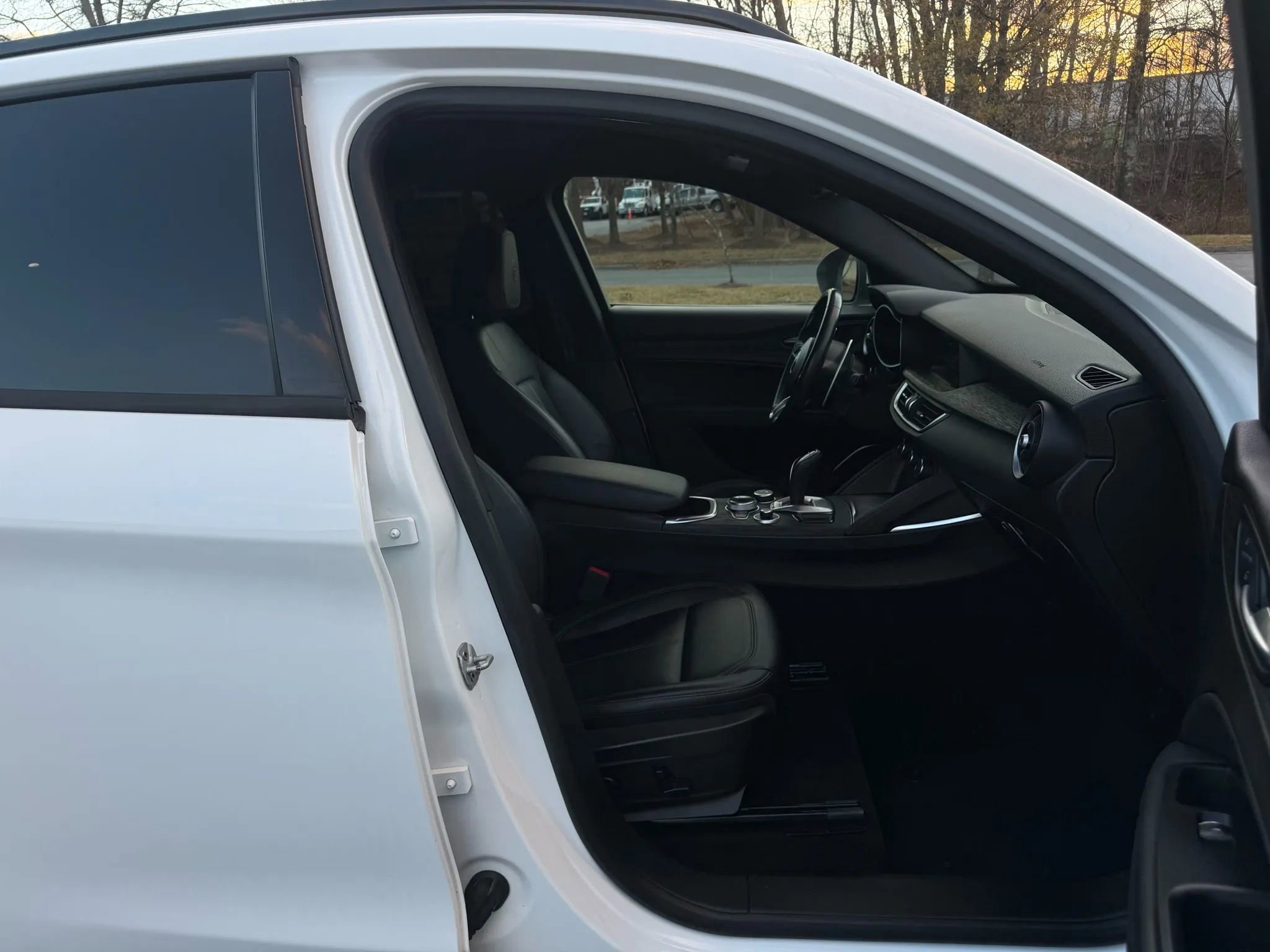 Used 2022 Alfa Romeo Stelvio Sprint image 23