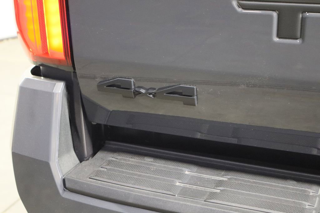 Used 2025 Toyota Tacoma Limited image 40