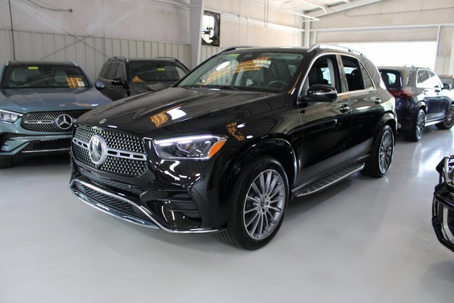 Used 2024 Mercedes-Benz GLE 350 4MATIC w/ AMG Line Exterior image 41