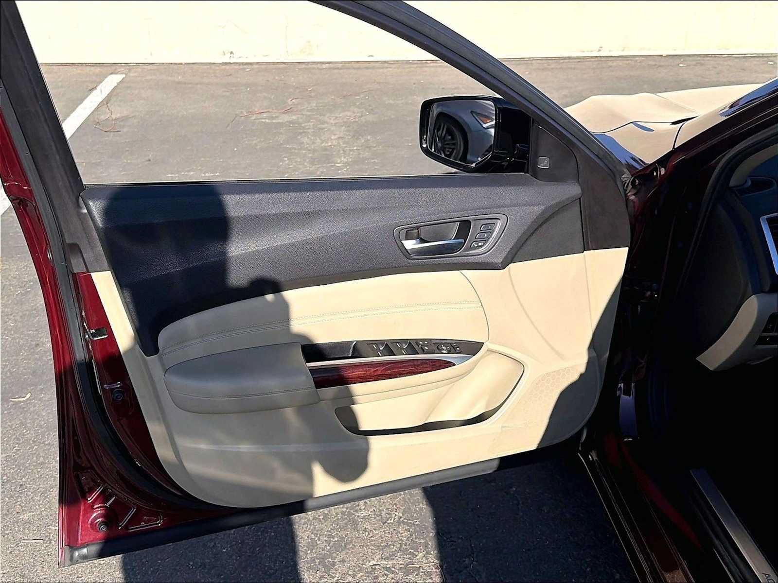 Used 2015 Acura TLX w/ Technology Package FWD image 24
