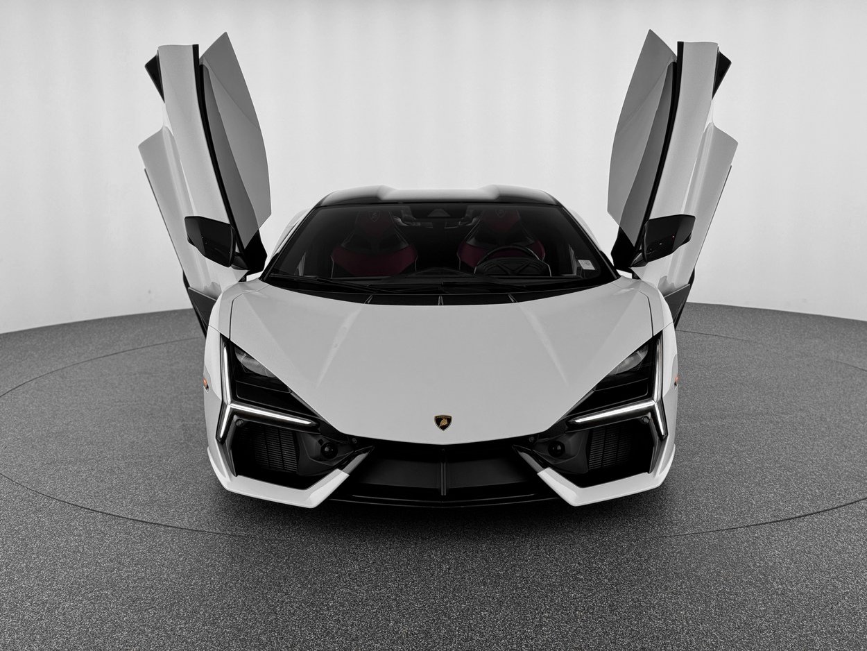 Used 2025 Lamborghini Revuelto image 9