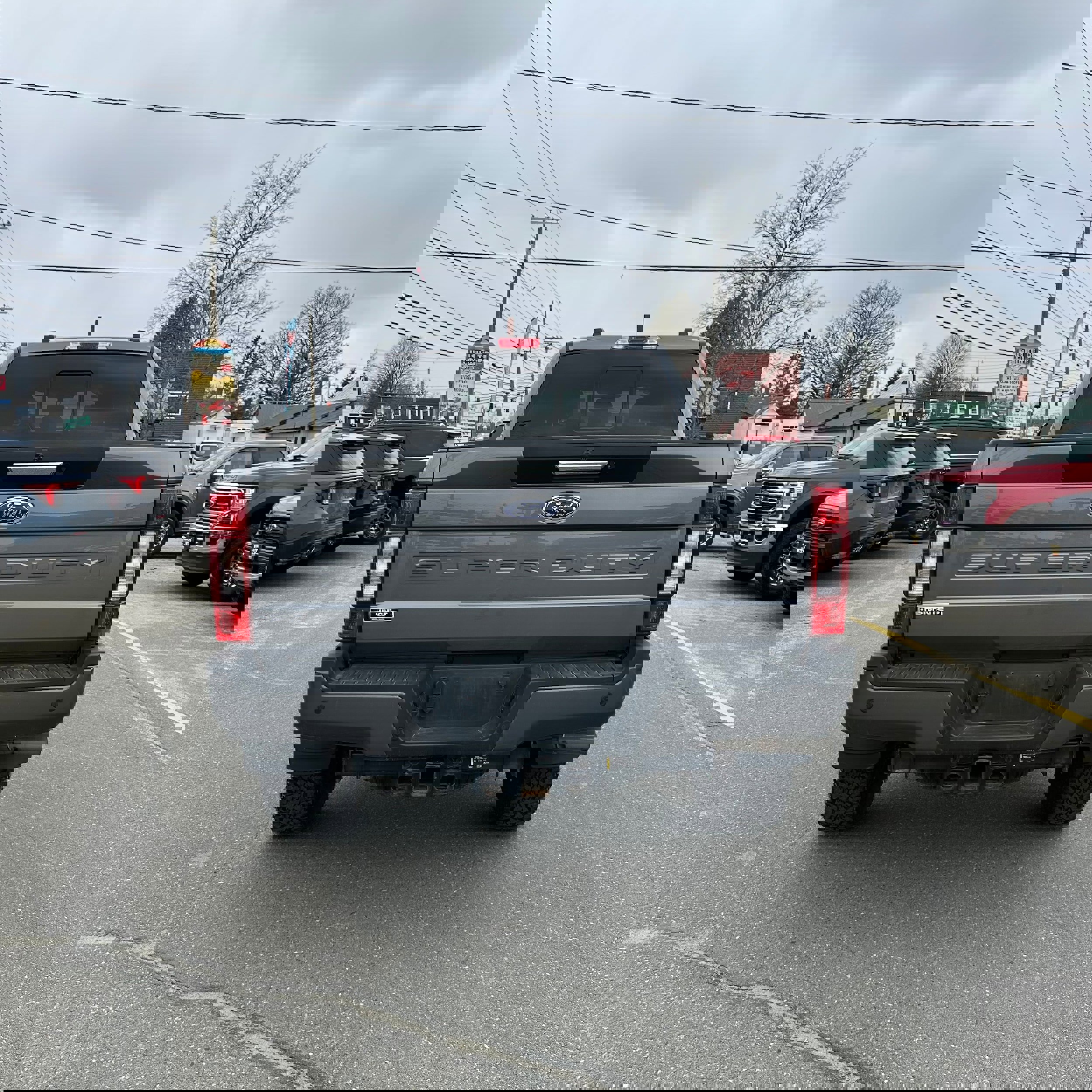 Used 2022 Ford F250 Lariat w/ Tremor Off-Road Package image 4