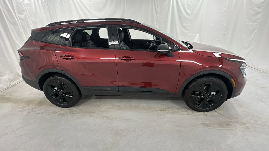 Used 2025 Kia Sportage X-Line image 2