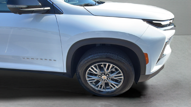 Used 2026 Chevrolet Traverse LT w/ Driver Confidence Package FWD image 41