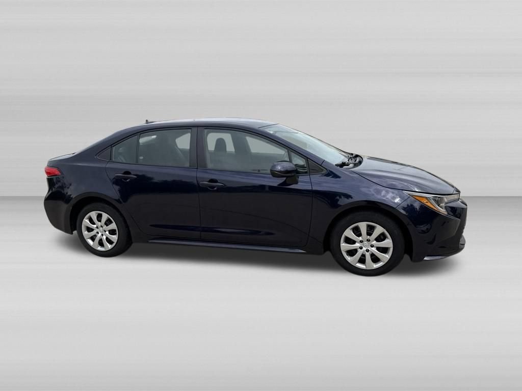 Used 2023 Toyota Corolla LE w/ Carpet Mat Package (TMS) FWD image 3