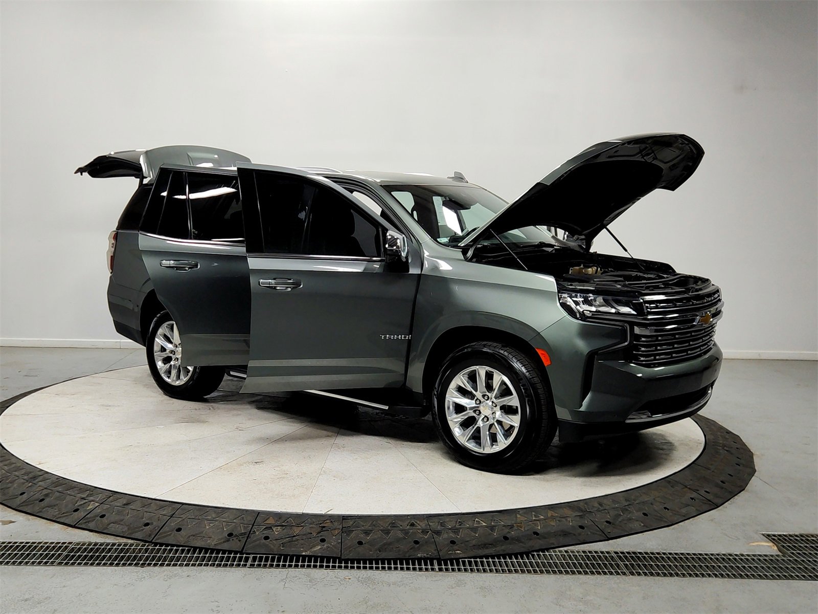 Used 2023 Chevrolet Tahoe Premier image 9