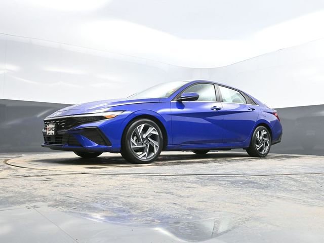 Used 2025 Hyundai Elantra Limited FWD image 39