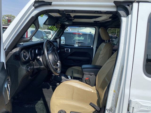 Used 2019 Jeep Wrangler Unlimited Sahara w/ Advanced Safety Group image 10