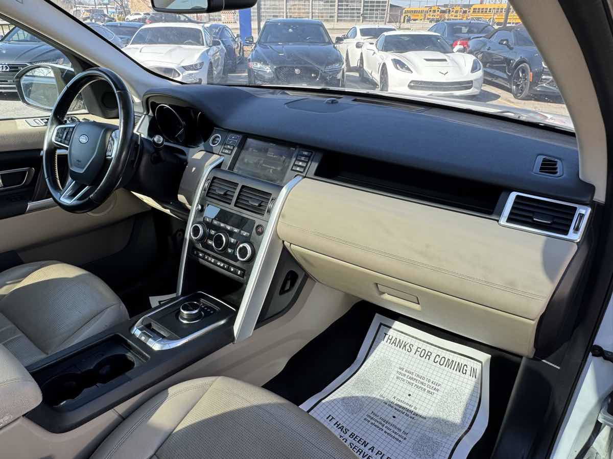 Used 2018 Land Rover Discovery Sport HSE image 30