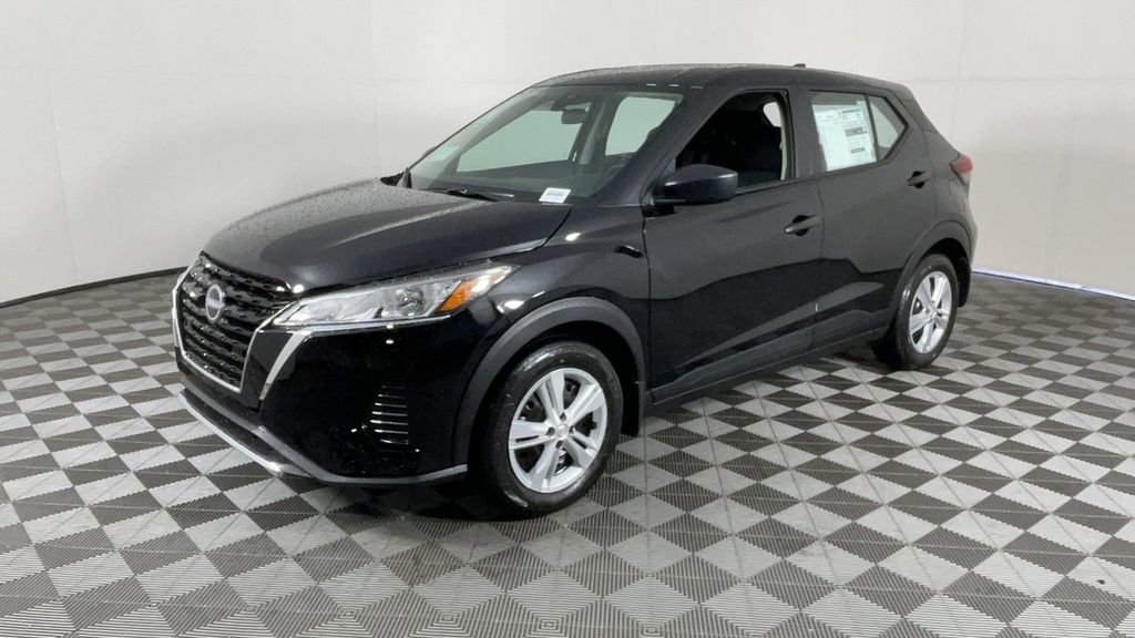 New 2025 Nissan Kicks Play S FWD image 8