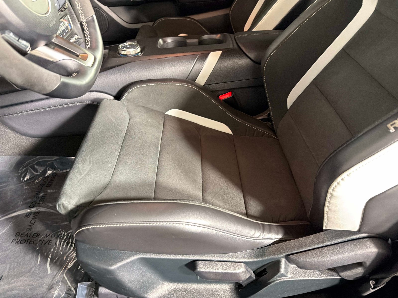 Used 2022 Ford Mustang Shelby GT500 w/ Carbon Fiber Track Pack RWD image 30