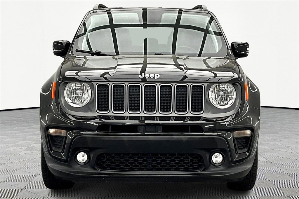 Used 2023 Jeep Renegade Limited image 3
