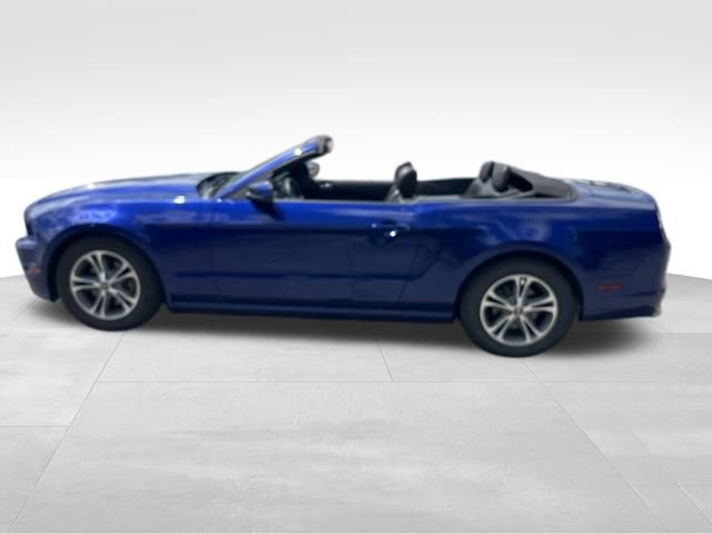 Used 2014 Ford Mustang Premium RWD image 9