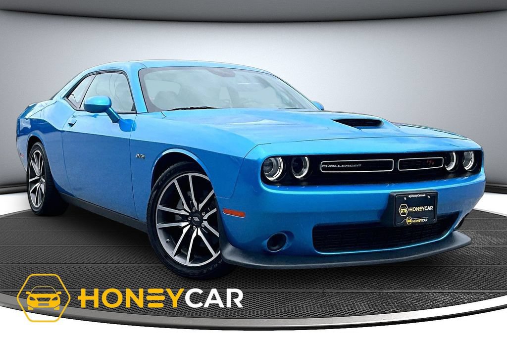 Used 2023 Dodge Challenger R/T RWD image 1