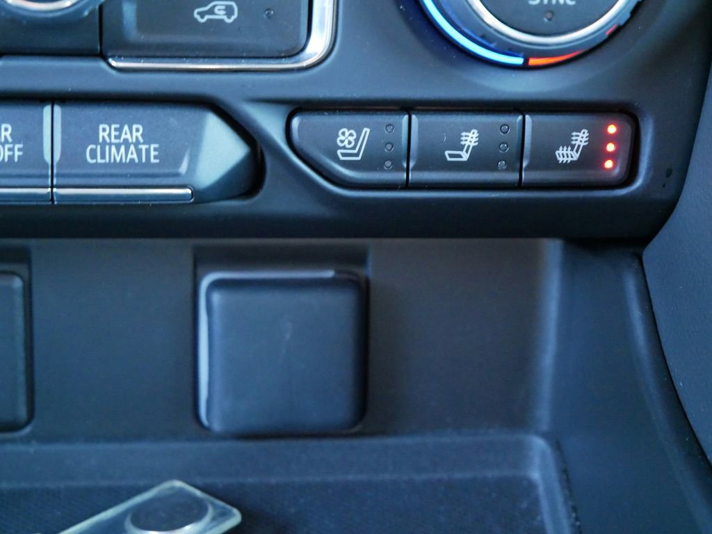 Used 2023 Chevrolet Tahoe Premier AWD/4WD image 30