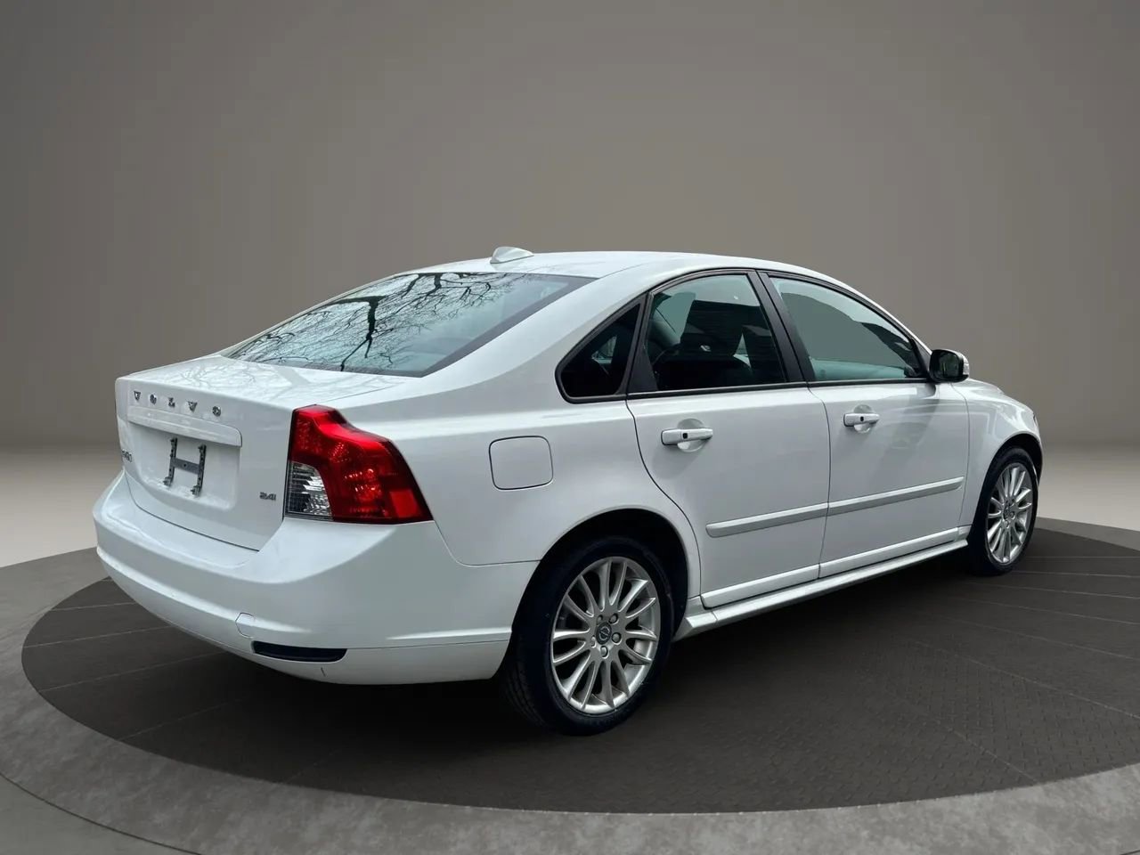 Used 2010 Volvo S40 2.4i image 5