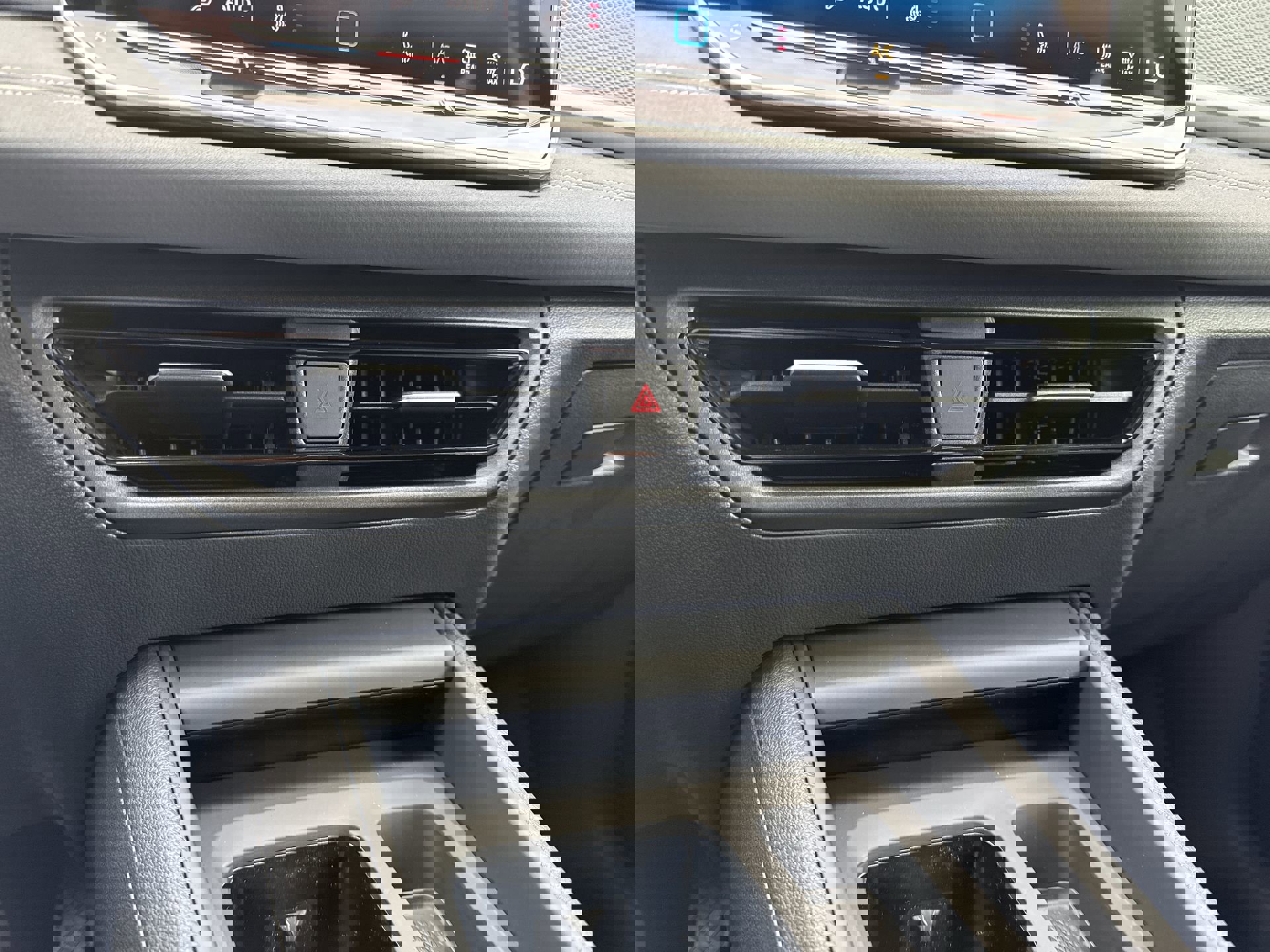 Used 2025 Volkswagen Tiguan SE image 17