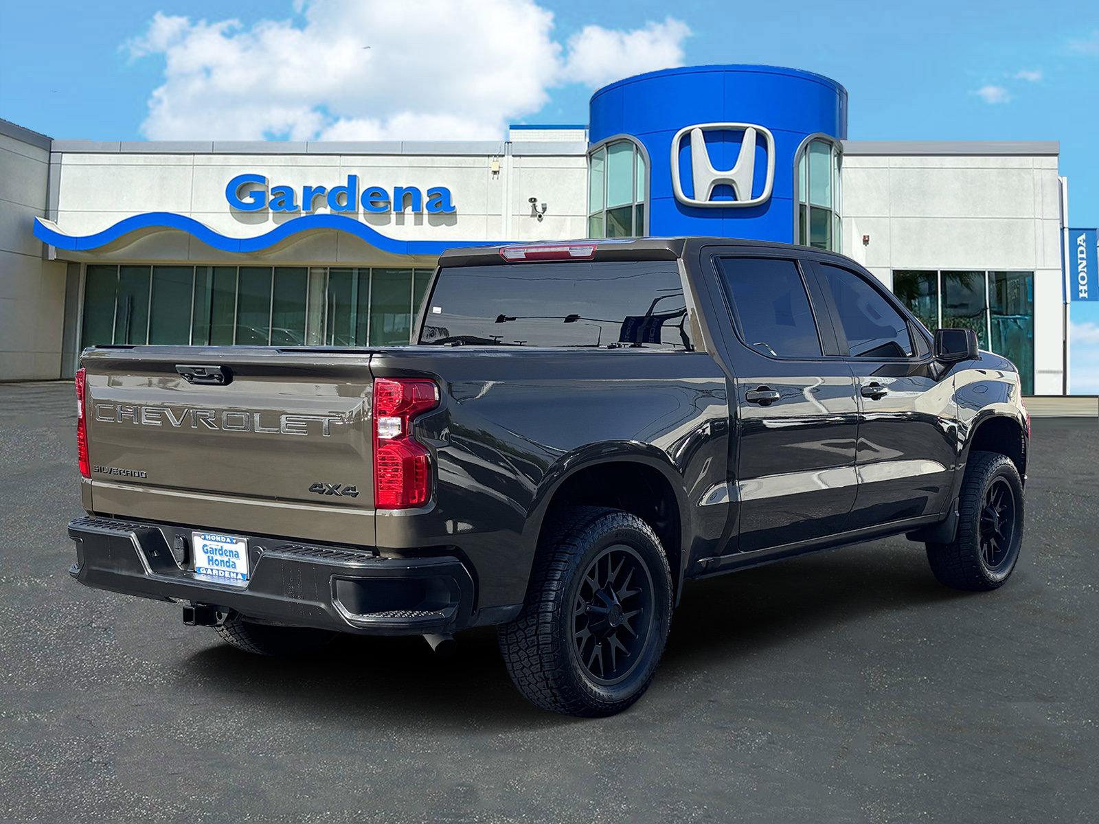Used 2023 Chevrolet Silverado 1500 LT AWD/4WD image 6