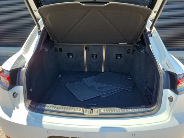 Certified 2021 Porsche Macan AWD/4WD image 15