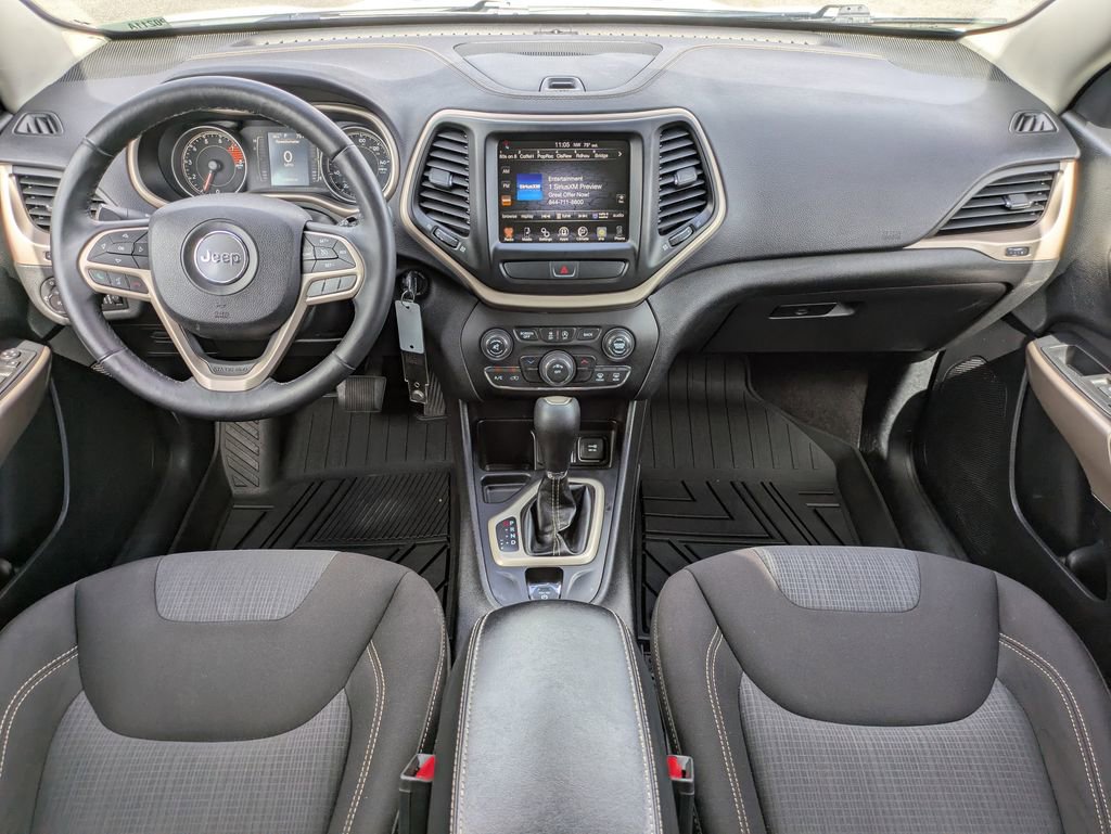 Used 2017 Jeep Cherokee Latitude w/ Comfort & Sound Group image 15