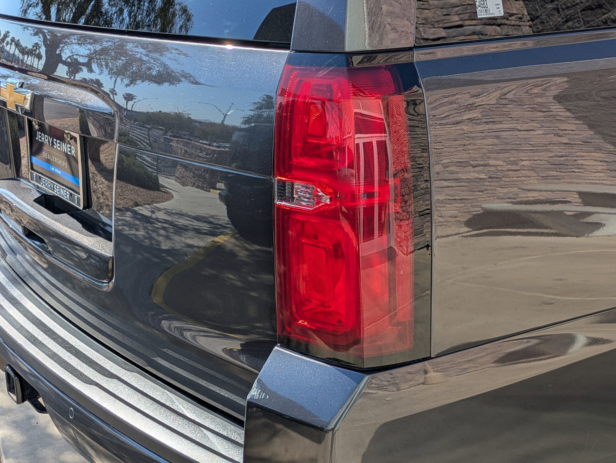 Certified 2015 Chevrolet Suburban LT AWD/4WD image 12