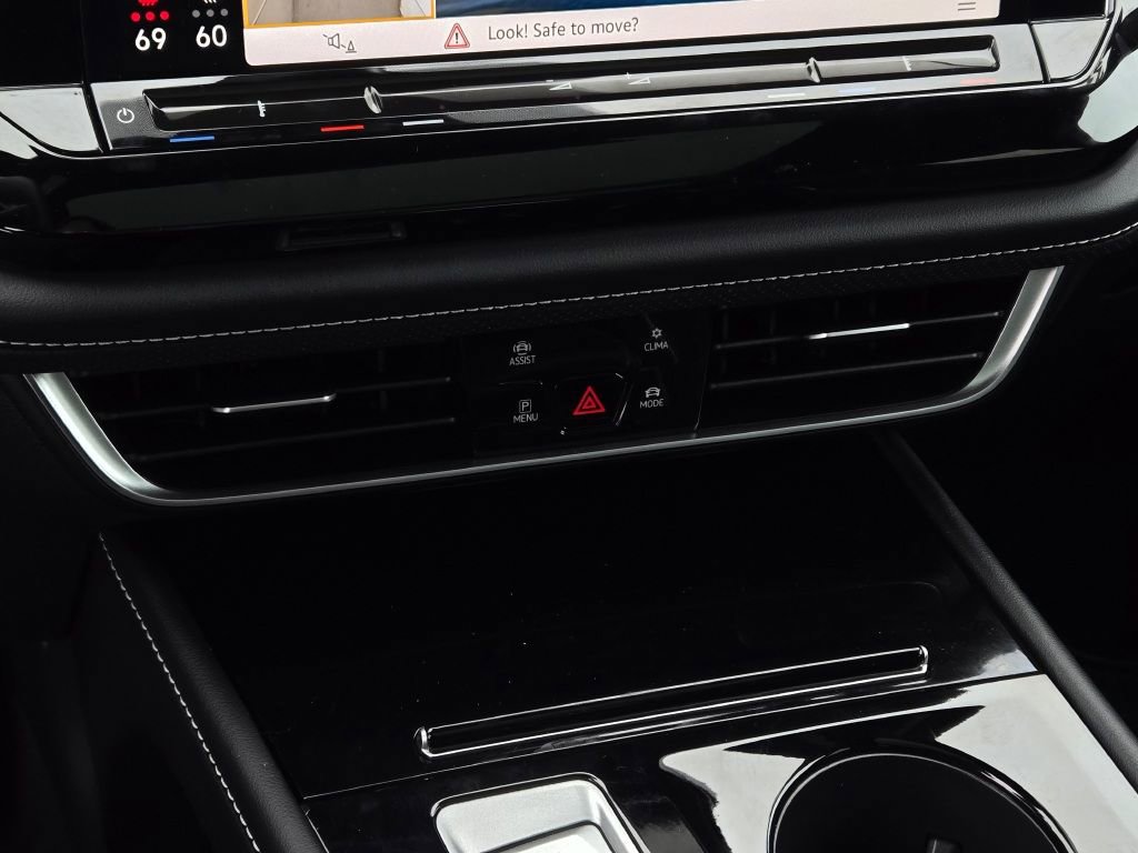 Used 2024 Volkswagen Atlas Cross Sport SEL Premium R-Line image 23